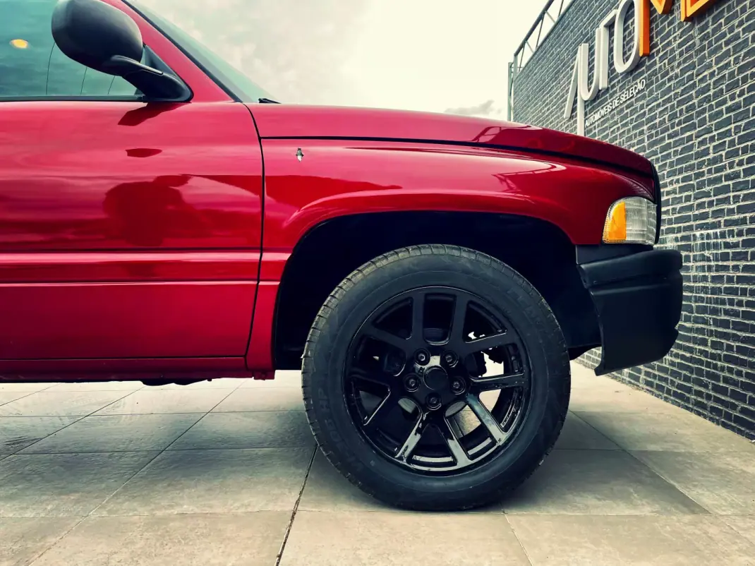 Dodge RAM 1998 - 24900 EUR, 110000 km - AUTO.MOTO.pt - 110000km - foto 11 de 17
