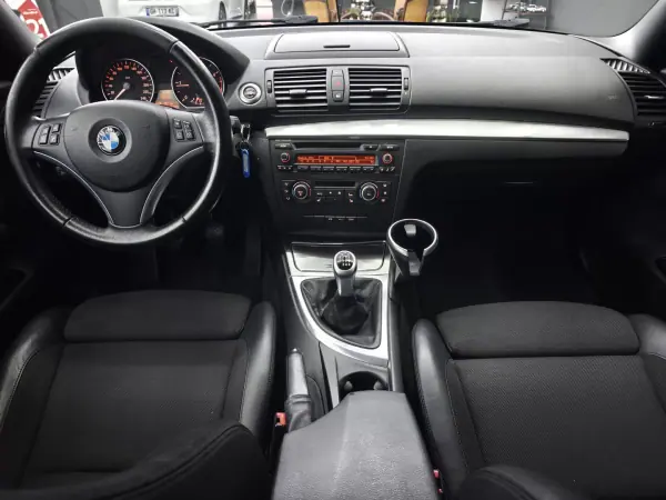 BMW 118 2012 - 13950 EUR, 239213 km - AUTO.MOTO.pt - 239213km - foto 24 de 39