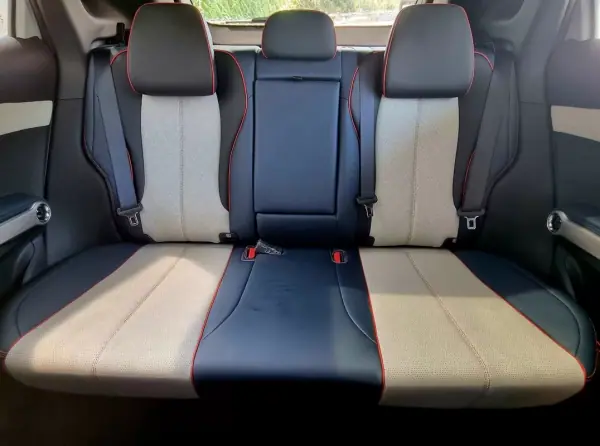 BYD Atto 3 2023 - 27850 EUR, 24000 km - AUTO.MOTO.pt - 24000km - foto 10 de 14