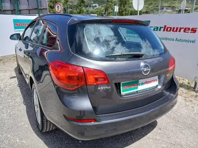 Opel Astra Sports Tourer 2011 - 6750 EUR, 153222 km - AUTO.MOTO.pt - 153222km - foto 13 de 25