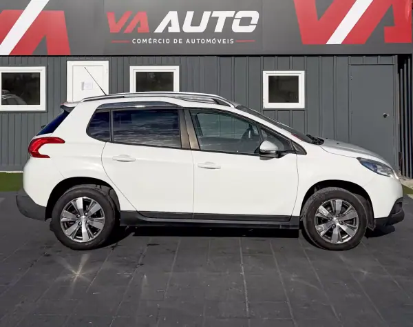 Peugeot 2008 2014 - 8250 EUR, 137000 km - AUTO.MOTO.pt - 137000km - foto 4 de 12