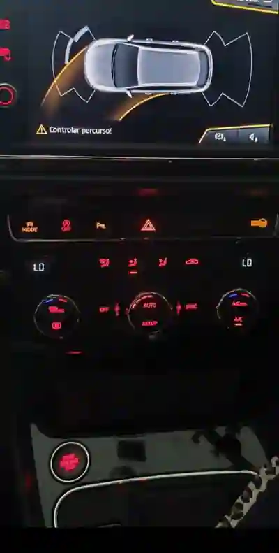 SEAT Leon ST 2017 - 13000 EUR, 170000 km - AUTO.MOTO.pt - 170000km - foto 8 de 13