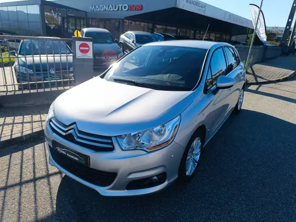 Citroën C4 2015 - 10500 EUR, 53000 km - AUTO.MOTO.pt - 53000km - foto 3 de 37
