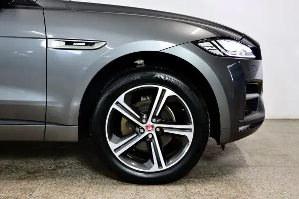 Jaguar F-Pace 2018 - 33900 EUR, 70000 km - AUTO.MOTO.pt - 70000km - foto 33 de 39