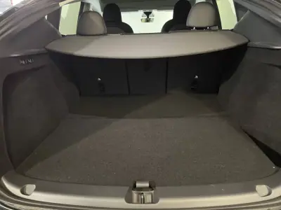 Tesla Model Y 2024 - 38500 EUR, 68000 km - AUTO.MOTO.pt - 68000km - foto 43 de 43