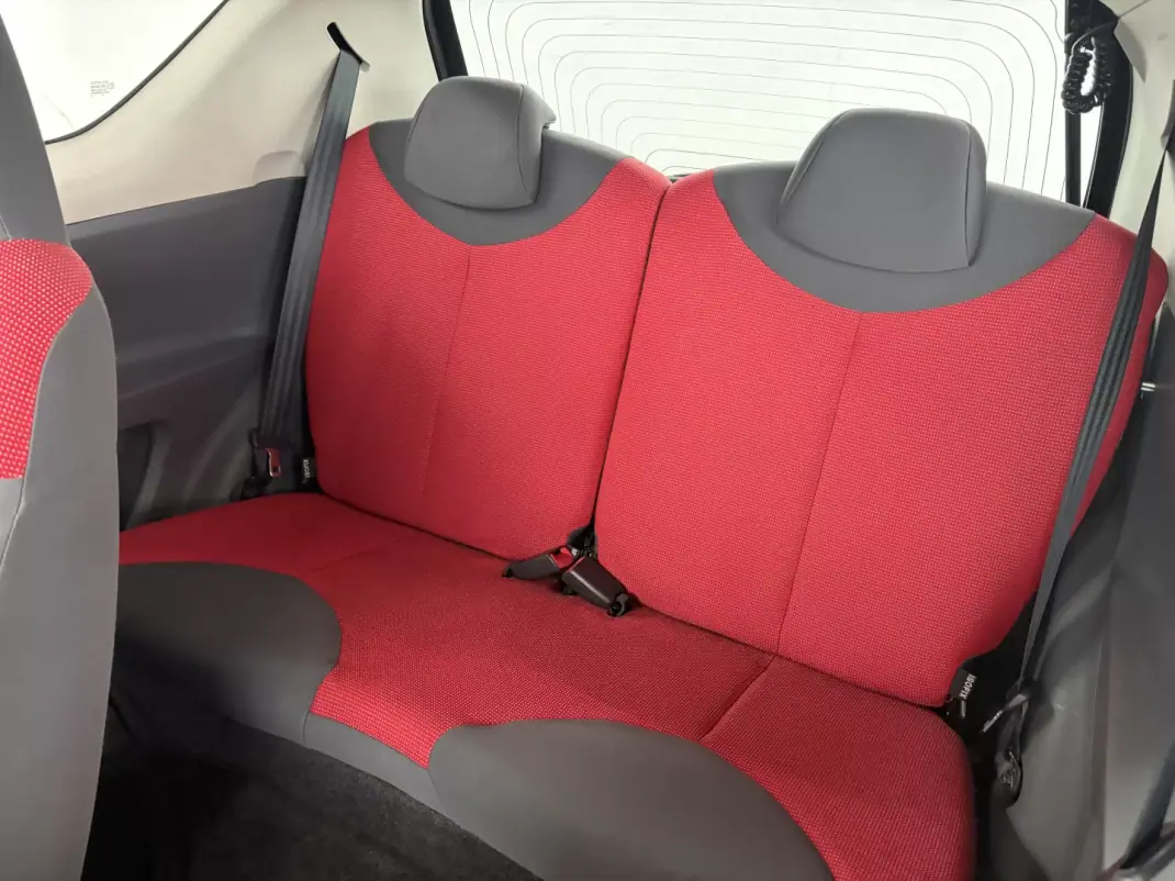 Peugeot 107 2007 - 8490 EUR, 51827 km - AUTO.MOTO.pt - 51827km - foto 7 de 14