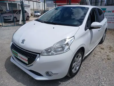 Peugeot 208 2014 - 7350 EUR, 85491 km - AUTO.MOTO.pt - 85491km - foto 3 de 25