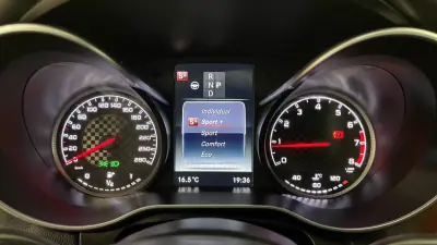 Mercedes-Benz C 43 AMG 2016 - 39990 EUR, 128967 km - AUTO.MOTO.pt - 128967km - foto 40 de 55