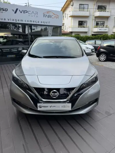 Nissan Leaf 2018 - 10900 EUR, 138100 km - AUTO.MOTO.pt - 138100km - foto 2 de 9