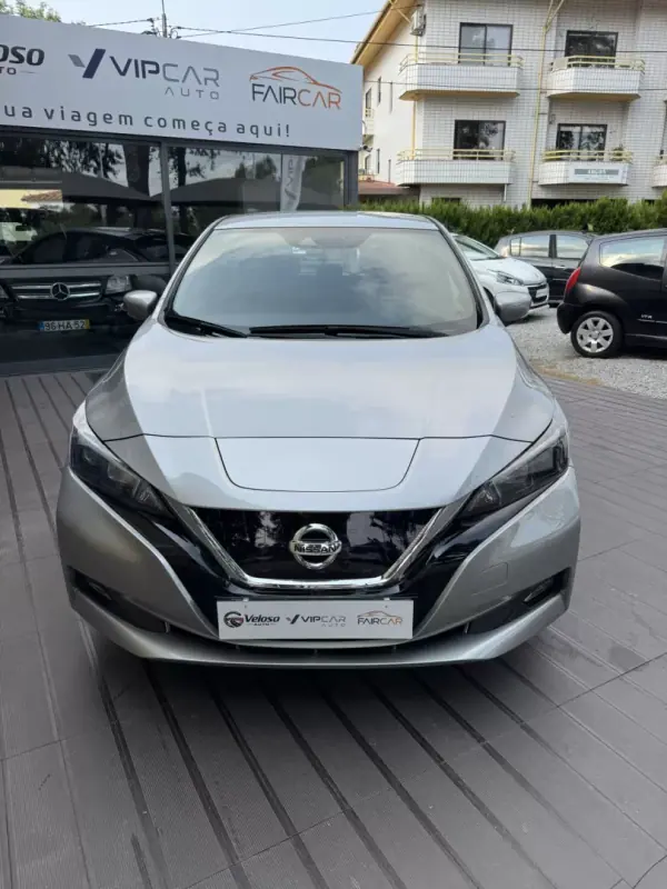 Nissan Leaf 2018 - 10900 EUR, 138100 km - AUTO.MOTO.pt - 138100km - foto 2 de 9