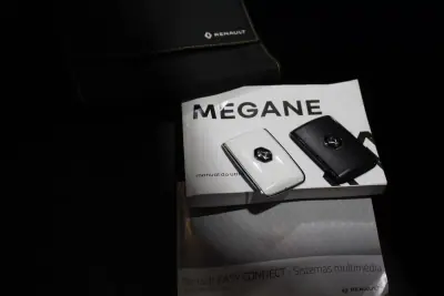 Renault Mégane Sport Tourer 2021 - 15290 EUR, 168000 km - AUTO.MOTO.pt - 168000km - foto 28 de 30