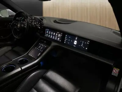 Porsche Taycan 2023 - 68800 EUR, 94000 km - AUTO.MOTO.pt - 94000km - foto 9 de 20