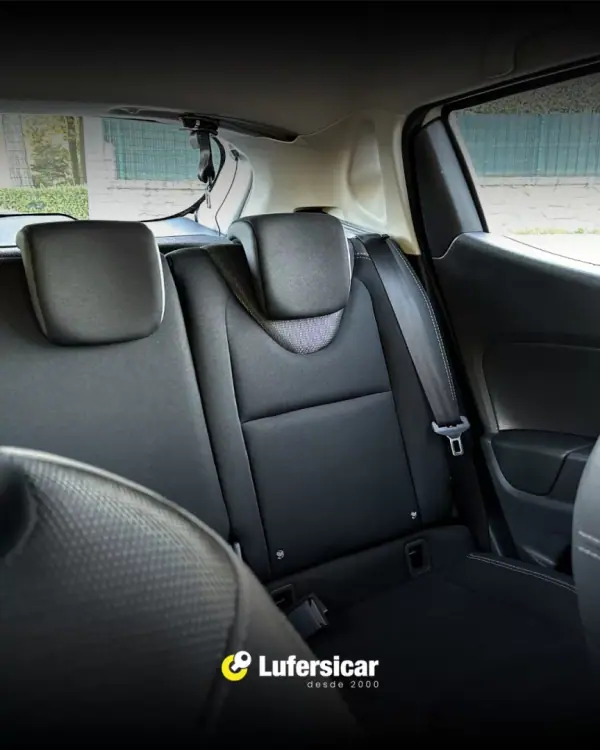 Renault Clio 2017 - 9950 EUR, 129000 km - AUTO.MOTO.pt - 129000km - foto 5 de 9