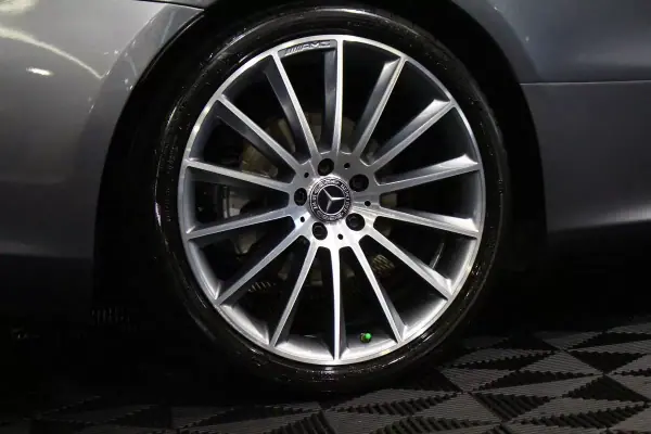 Mercedes-Benz E 220 2018 - 35900 EUR, 93689 km - AUTO.MOTO.pt - 93689km - foto 13 de 41