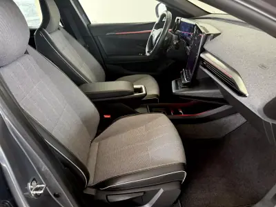 Renault Mégane E-Tech 2023 - 25500 EUR, 58000 km - AUTO.MOTO.pt - 58000km - foto 59 de 121