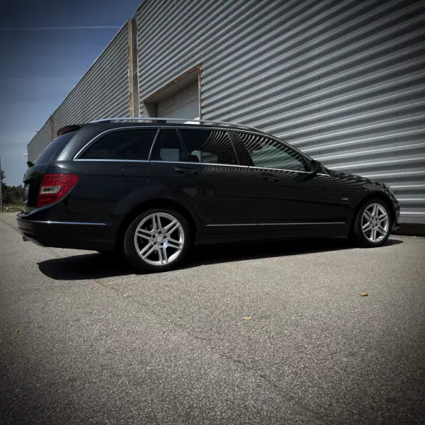 Mercedes-Benz C 180 2011 - 8900 EUR, 350000 km - AUTO.MOTO.pt - 350000km - foto 13 de 28