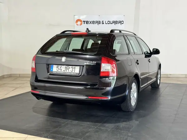 Skoda Octavia Break 2010 - 6900 EUR, 217525 km - AUTO.MOTO.pt - 217525km - foto 5 de 22