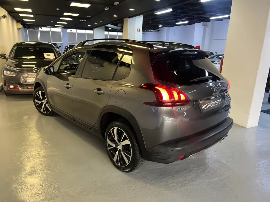 Peugeot 2008 2017 - 10990 EUR, 95000 km - 95000km - foto 13 de 43