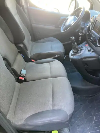 Peugeot PARTNER 1.6 BHDI L1 PRO 2017 - 9250 EUR, 164900 km - AUTO.MOTO.pt - 164900km - foto 19 de 22