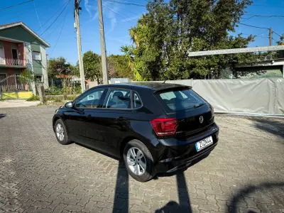 Volkswagen Polo 2019 - 12990 EUR, 90000 km - AUTO.MOTO.pt - 90000km - foto 10 de 12