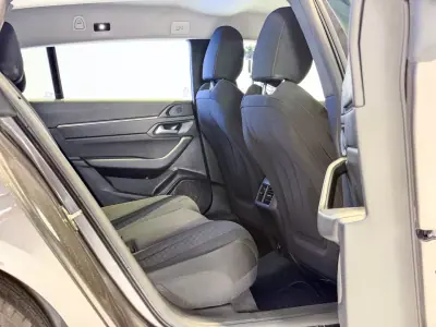 Peugeot 508 SW 2022 — foto 6 de 32