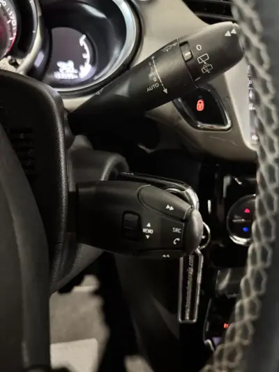 DS 3 CABRIO 2018 - 12900 EUR, 133595 km - 133595km - foto 22 de 39