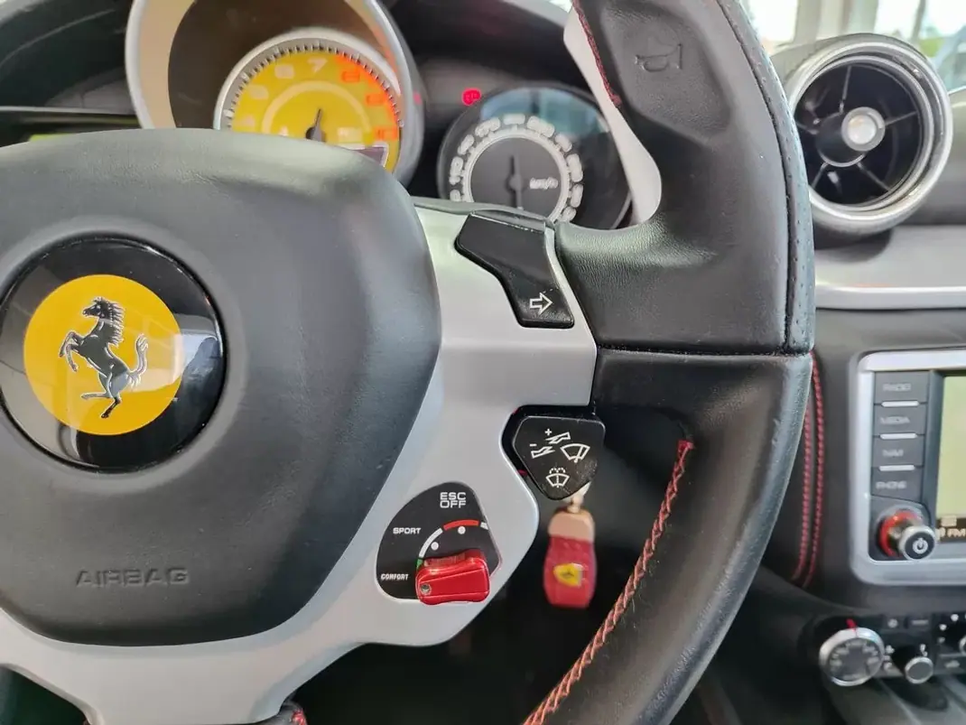 Ferrari California 2016 - 157000 EUR, 73000 km - AUTO.MOTO.pt - 73000km - foto 39 de 56