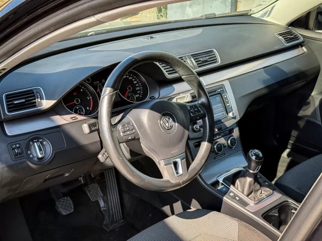 Volkswagen Passat Variant 2014 - 10880 EUR, 202000 km - 202000km - foto 5 de 12