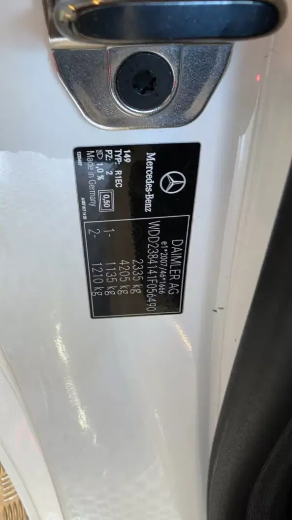 Mercedes-Benz E 220 2018 - 39500 EUR, 130496 km - AUTO.MOTO.pt - 130496km - foto 57 de 60