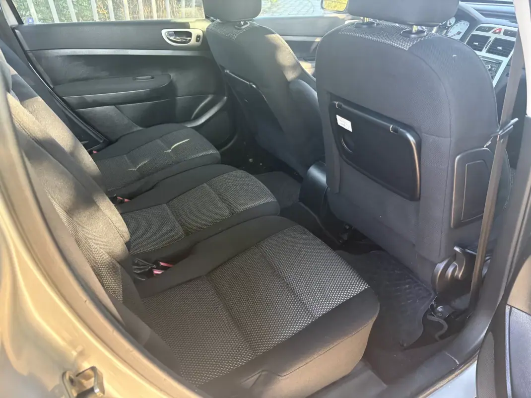 Peugeot 207 SW 2007 - 4500 EUR, 230000 km - 230000km - foto 17 de 20