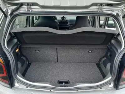 Volkswagen Up! 2024 - 15900 EUR, 43000 km - AUTO.MOTO.pt - 43000km - foto 8 de 9