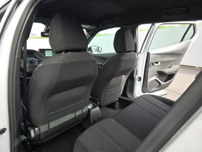 Peugeot 2008 2024 - 18500 EUR, 10965 km - AUTO.MOTO.pt - 10965km - foto 32 de 34