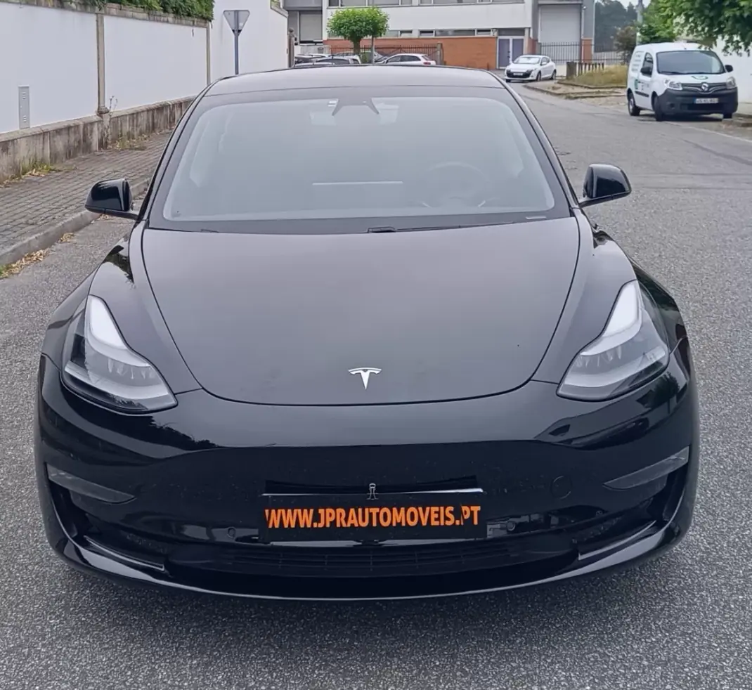 Tesla Model 3 2021 - 28990 EUR, 64400 km - AUTO.MOTO.pt - 64400km - foto 2 de 16