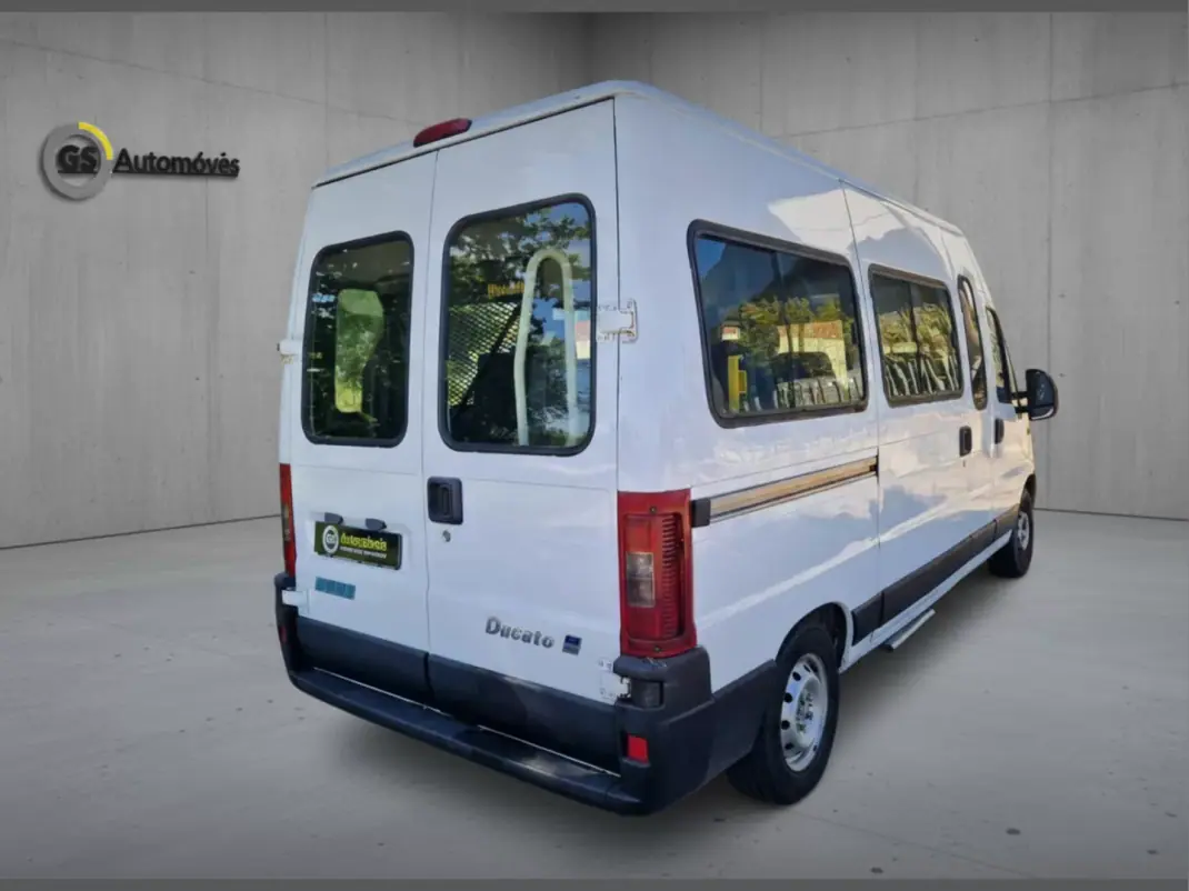 Fiat Ducato 2004 - 10500 EUR, 275000 km - AUTO.MOTO.pt - 275000km - foto 5 de 11