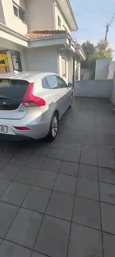Volvo V40 2013 - 7600 EUR, 290000 km - AUTO.MOTO.pt - 290000km - foto 6 de 14