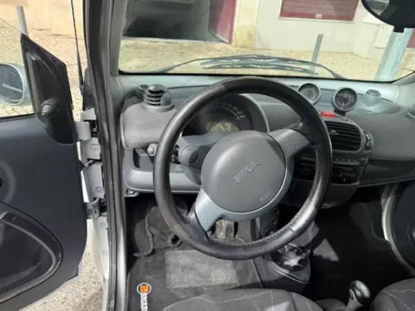 Smart Fortwo Cabrio 2004 - 4250 EUR, 122000 km - AUTO.MOTO.pt - 122000km - foto 20 de 29