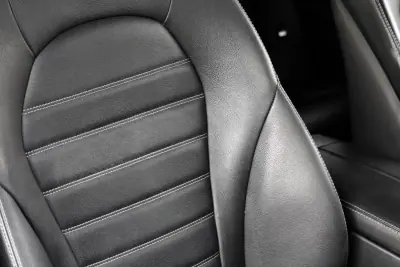 Mercedes-Benz GLC 250 2017 - 36990 EUR, 179000 km - AUTO.MOTO.pt - 179000km - foto 18 de 29