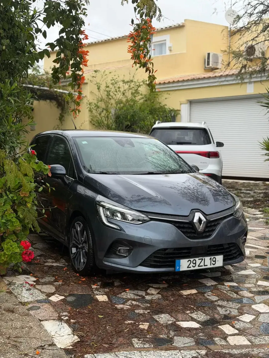 Renault Clio 2019 - 14990 EUR, 118220 km - AUTO.MOTO.pt - 118220km - foto 1 de 8