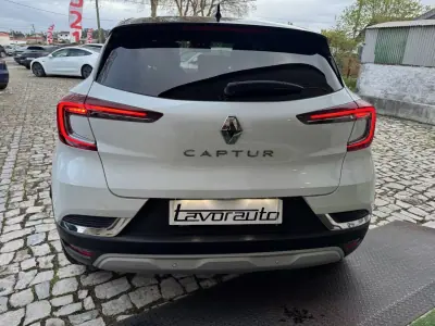 Renault Captur 2023 - 18500 EUR, 103000 km - AUTO.MOTO.pt - 103000km - foto 8 de 48