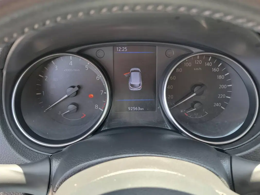 Nissan Qashqai 2019 - 18750 EUR, 92563 km - 92563km - foto 30 de 50
