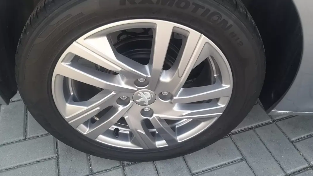 Peugeot 208 2022 - 13565 EUR, 63583 km - AUTO.MOTO.pt - 63583km - foto 4 de 37