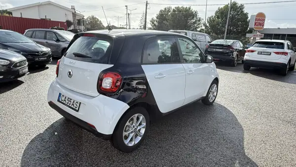 Smart ForFour 2017 - 11490 EUR, 22359 km - AUTO.MOTO.pt - 22359km - foto 33 de 48