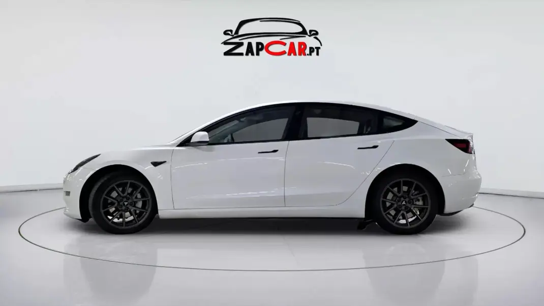 Tesla Model 3 2023 - 35900 EUR, 30450 km - 30450km - foto 3 de 15