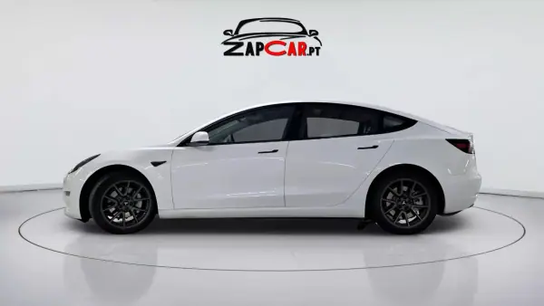 Tesla Model 3 2023 - 36900 EUR, 30450 km - 30450km - foto 3 de 15