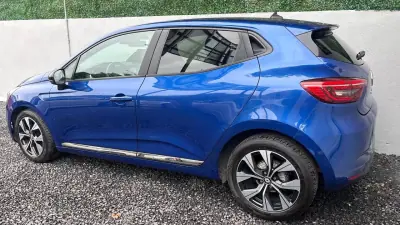 Renault Clio 2023 - 13400 EUR, 79000 km - AUTO.MOTO.pt - 79000km - foto 4 de 12