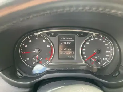 Audi A1 Sportback 2017 - 12995 EUR, 144500 km - AUTO.MOTO.pt - 144500km - foto 10 de 12