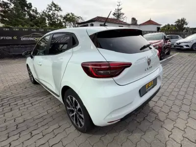 Renault Clio 2021 - 16900 EUR, 65300 km - AUTO.MOTO.pt - 65300km - foto 9 de 12