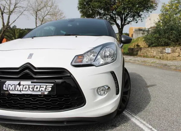Citroën DS3 2012 - 16900 EUR, 52000 km - AUTO.MOTO.pt - 52000km - foto 13 de 33