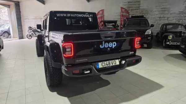 Jeep Gladiator 2021 - 62900 EUR, 117383 km - 117383km - foto 8 de 53