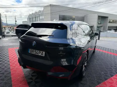 BMW iX 2022 - 51900 EUR, 52000 km - AUTO.MOTO.pt - 52000km - foto 4 de 15